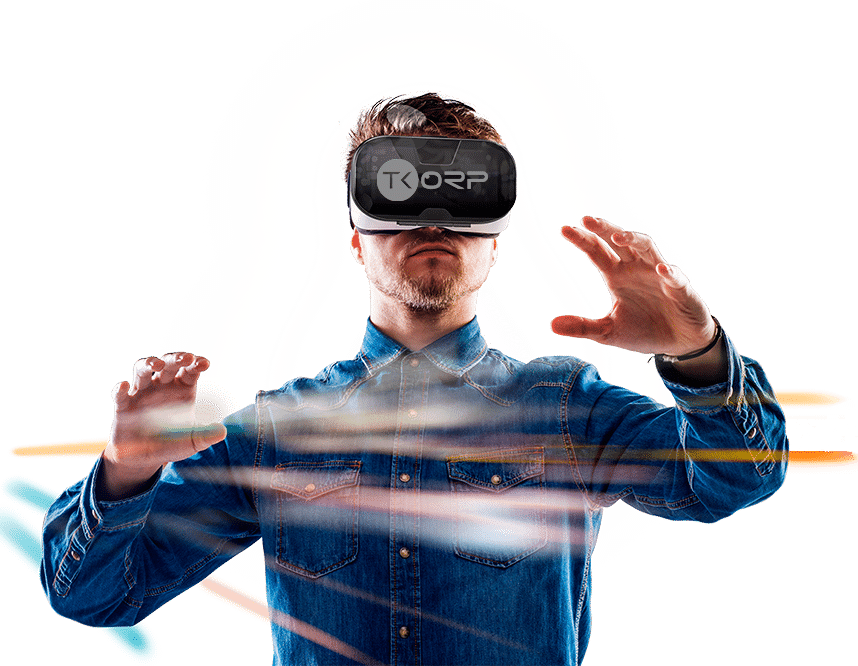 Homme en réalité virtuelle transparent TKorp expertise développement consulting